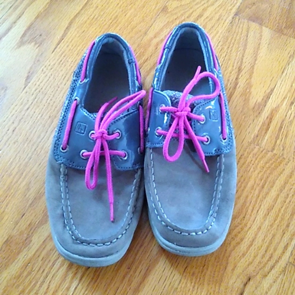 Sperry Topsiders sparkly with pink laces
